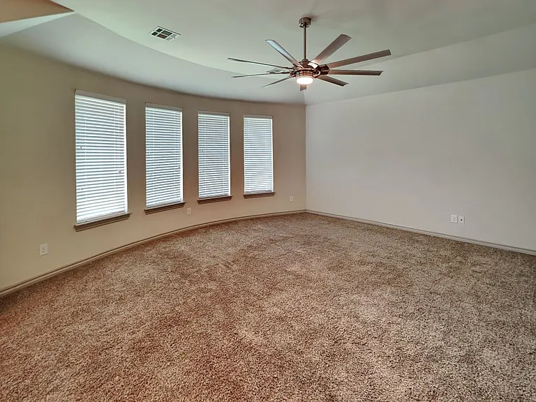 9416 NW 91st Cir — Photo 8