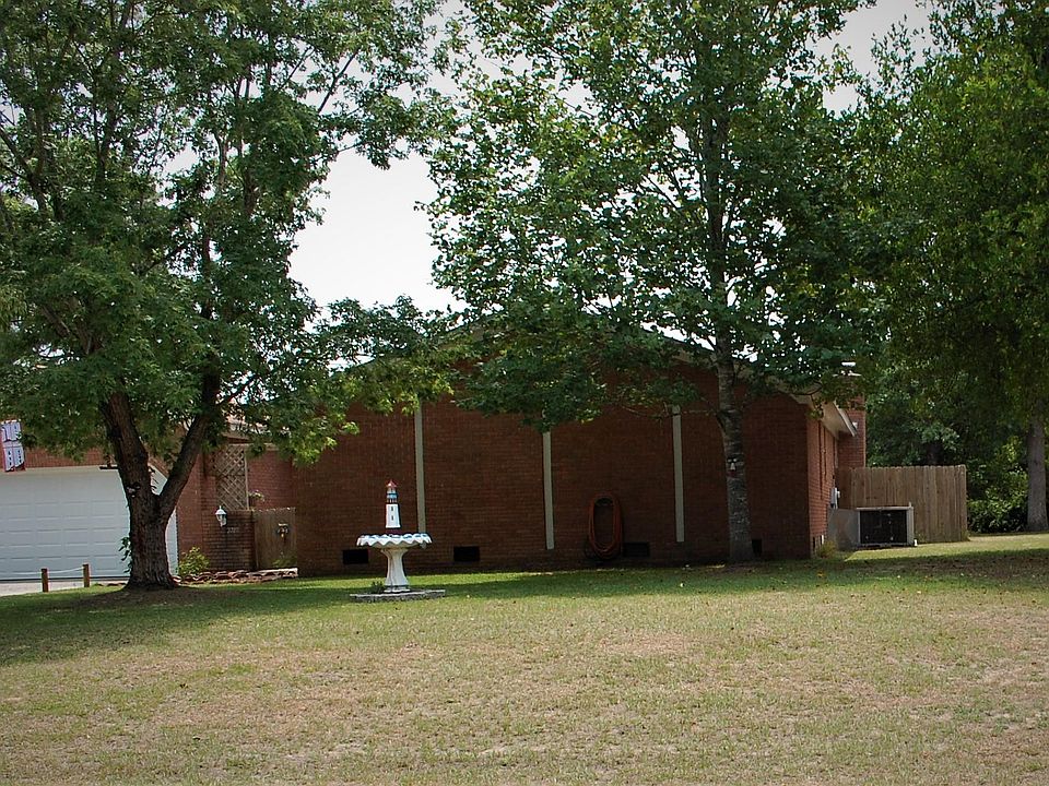 2nd image of 2749 American Ave