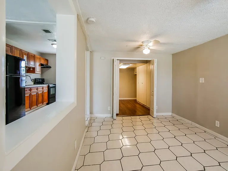 2797 NE 12th Ave — Photo 5