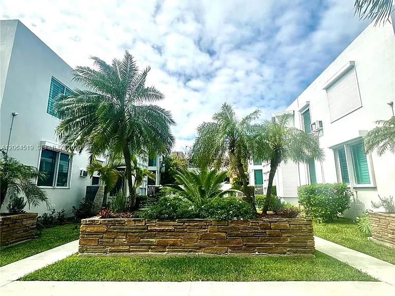 10178 Collins Ave #205 — Photo 21