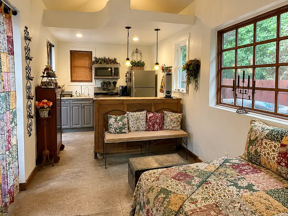 59 Lincoln Dr #GUEST COTTAGE