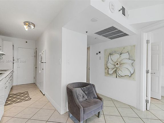 4th image of 100 Lincoln Rd #638