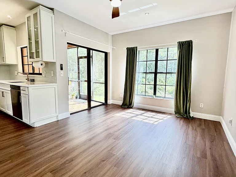 1050 Blackwater Dr #1 — Photo 10