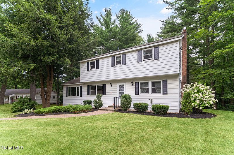 2nd image of 32 Secada Drive