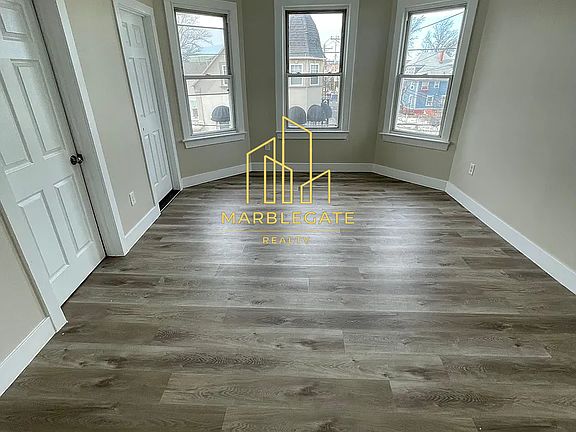 3rd image of 28 Wainwright St #33