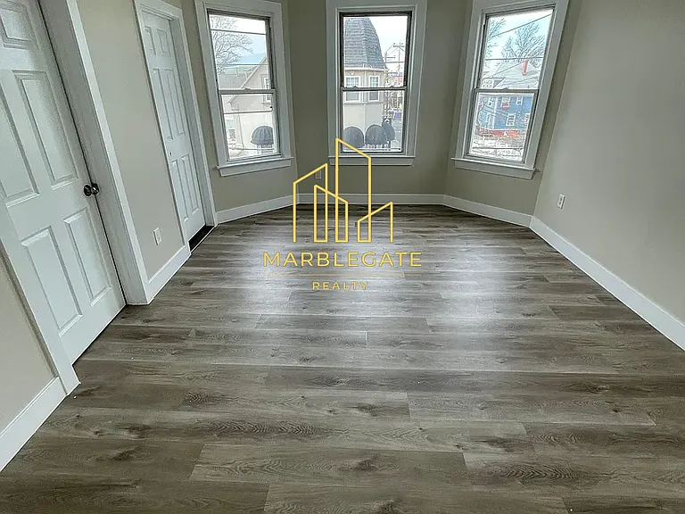 28 Wainwright St #33 — Photo 3
