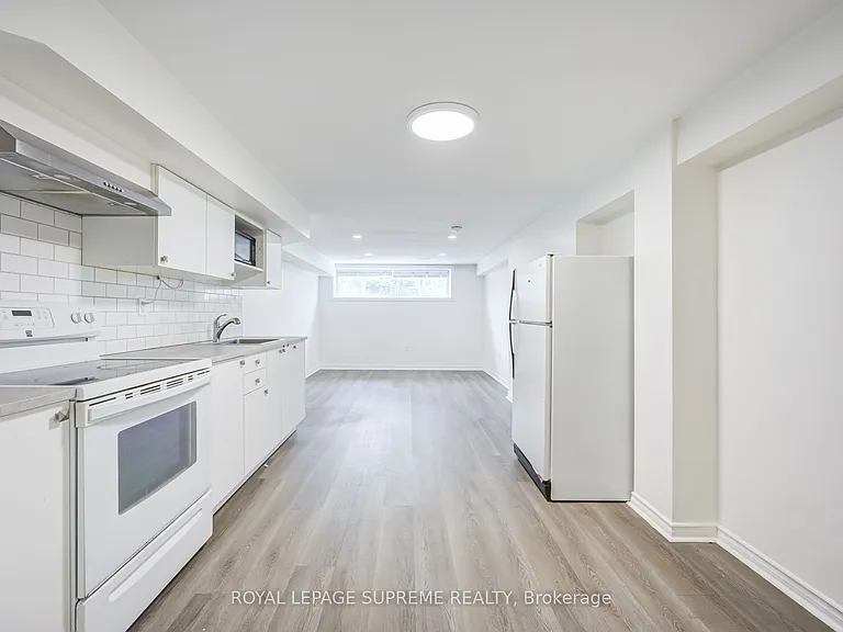27 Dalrymple Dr — Photo 9