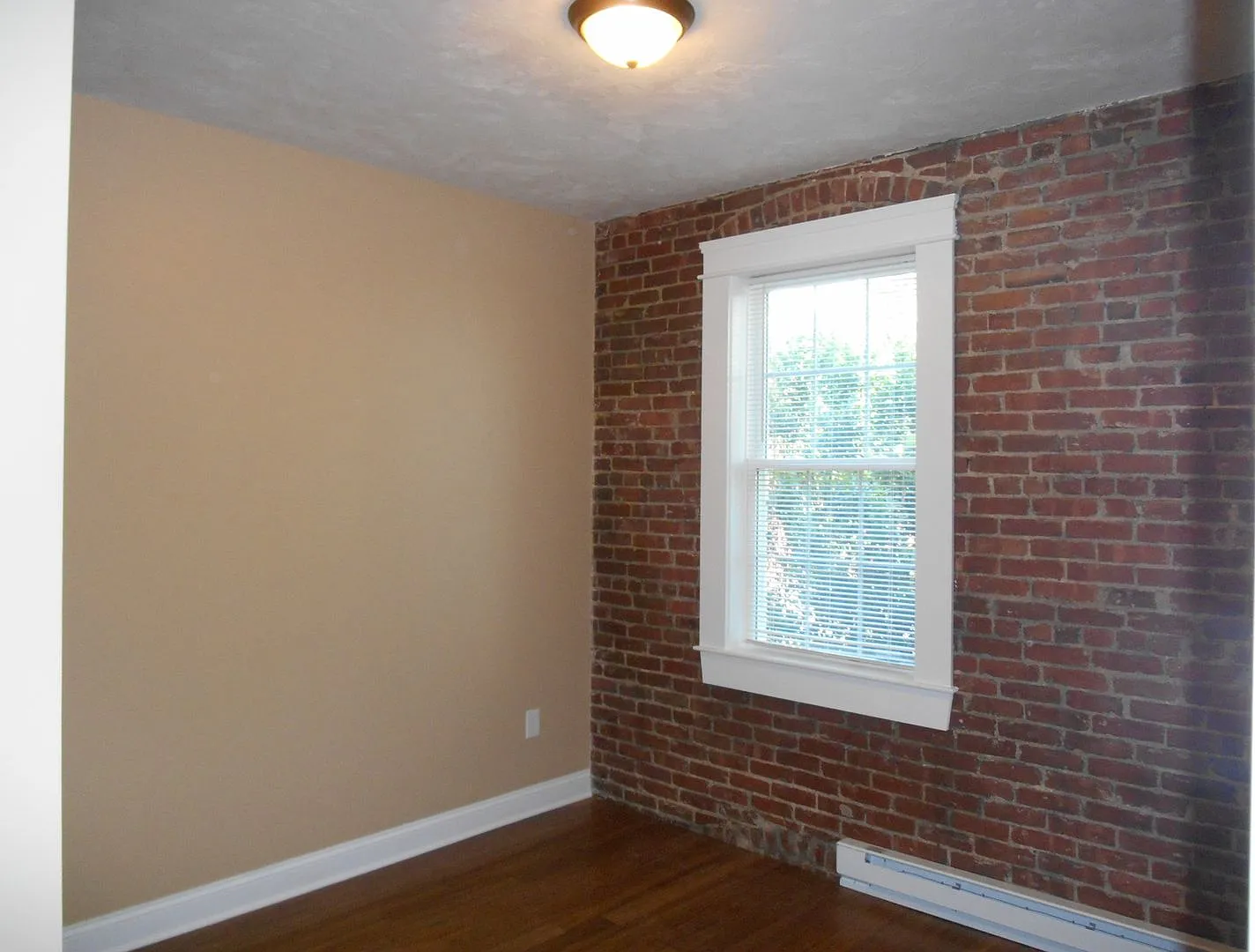 100 Knight St. Rear House — Photo 2