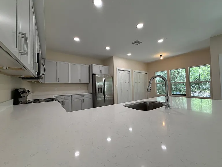 4409 NW 31st Ave — Photo 7