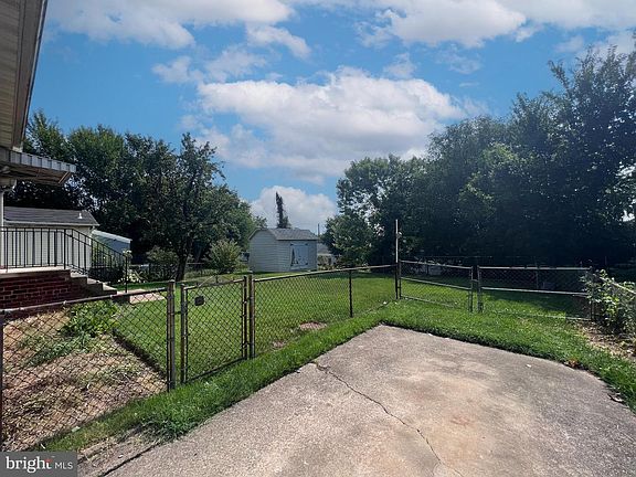 3rd image of 8105 Riggs Rd
