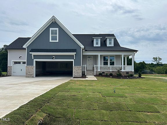 2nd image of 62 Golden Leaf Farms Rd