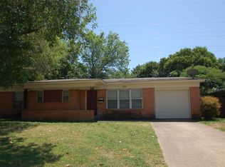 109 Berkshire Ln, Fort Worth, TX 76134