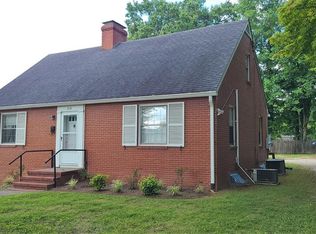 718 Oak St, Farmville, VA 23901