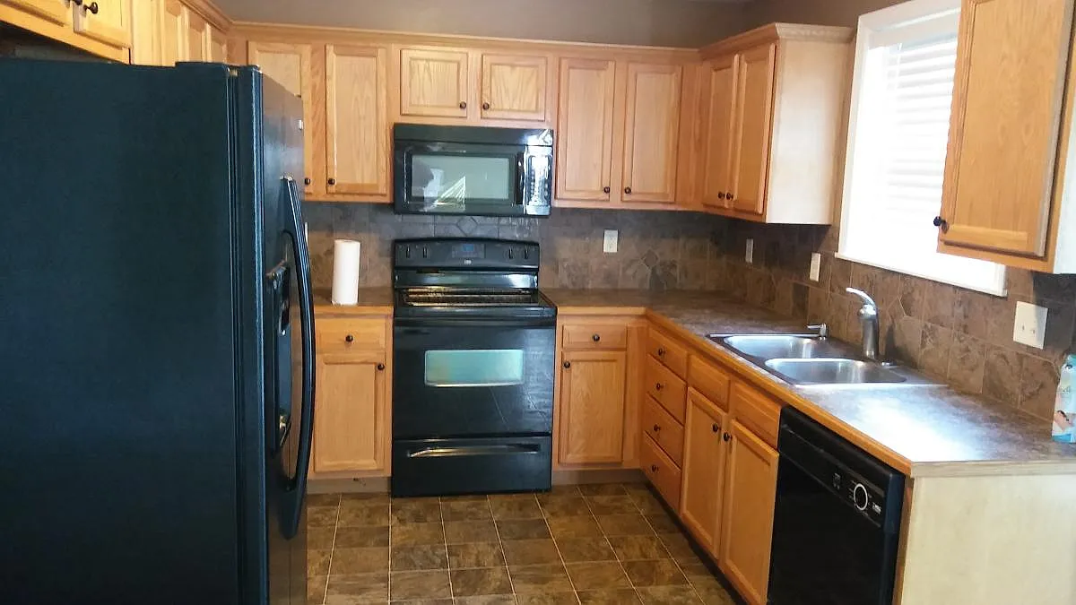 3 bed, 2.5 bath, 1500 sqft, $1,800 — Photo 1