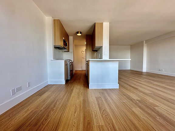 5th image of 501 E 87th St APT 17A