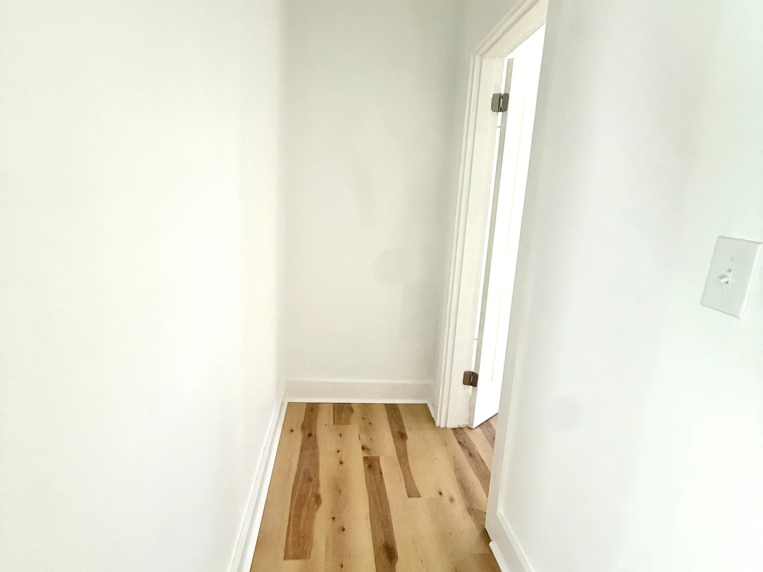 2859 Marshall — Photo 4