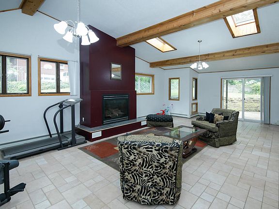 3rd image of 2455 Kensington Dr