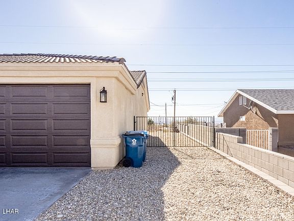 5th image of 611 Pueblo Dr