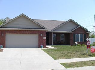 2516 Wyndham Pl N, Columbus, IN 47203