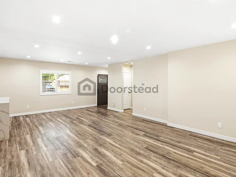7414 Lasaine Ave — Photo 13