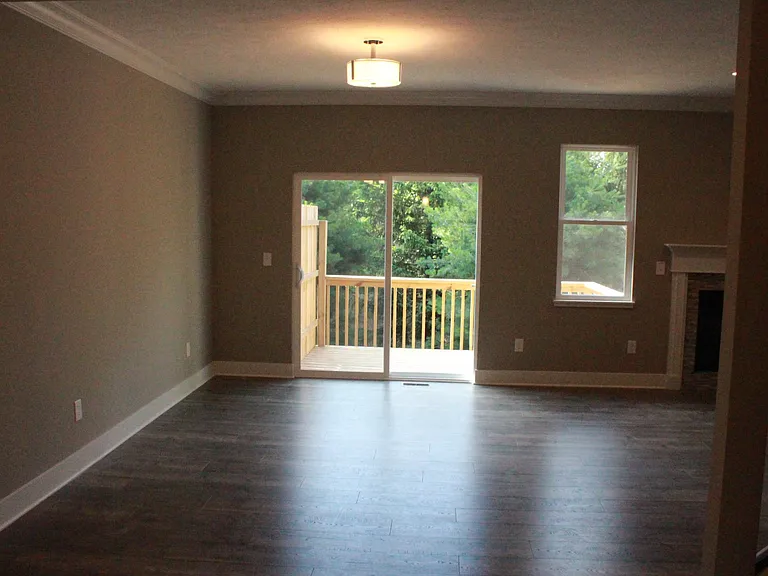 2039 Hamilton Rd — Photo 12