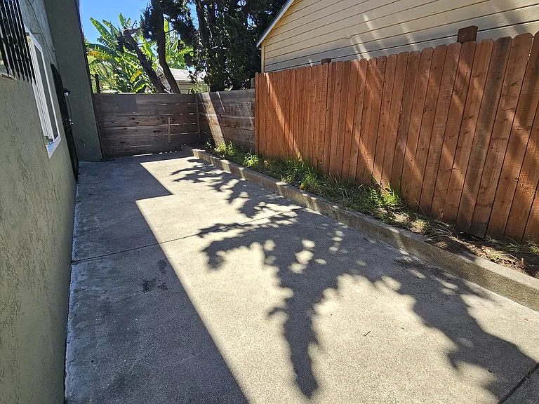 4101 Porter St #6 — Photo 15