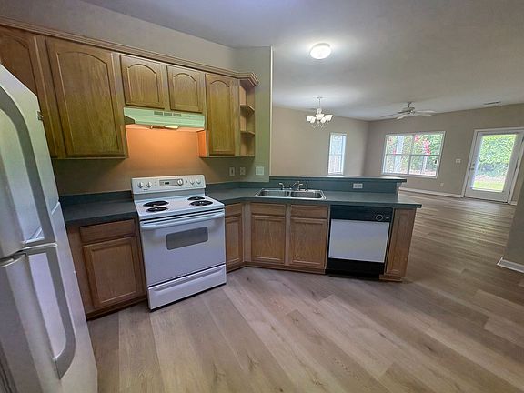 2nd image of 6A Covington Ln
