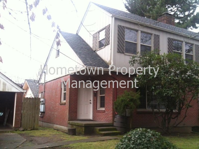 1st image of 106 23rd Ave SW