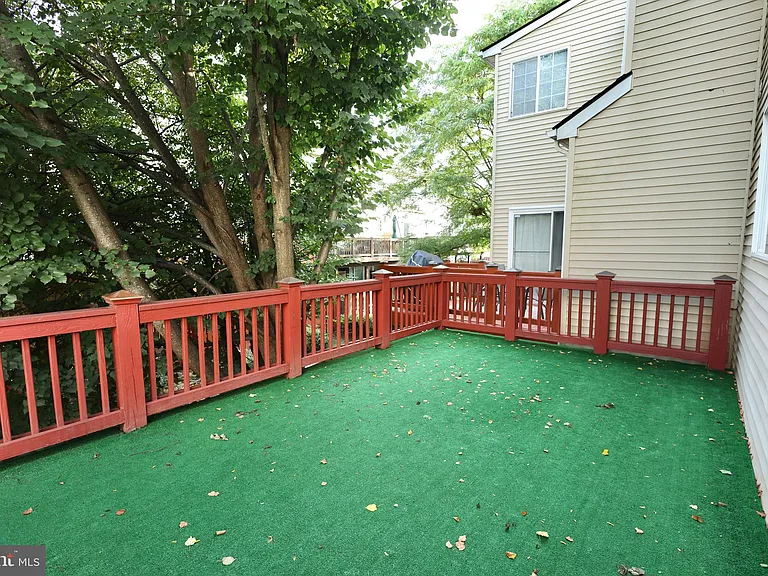 6633 Creek Point Way — Photo 31