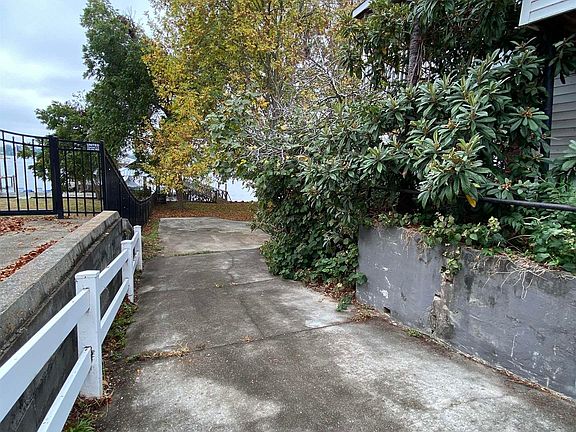 5th image of 436 E Main St