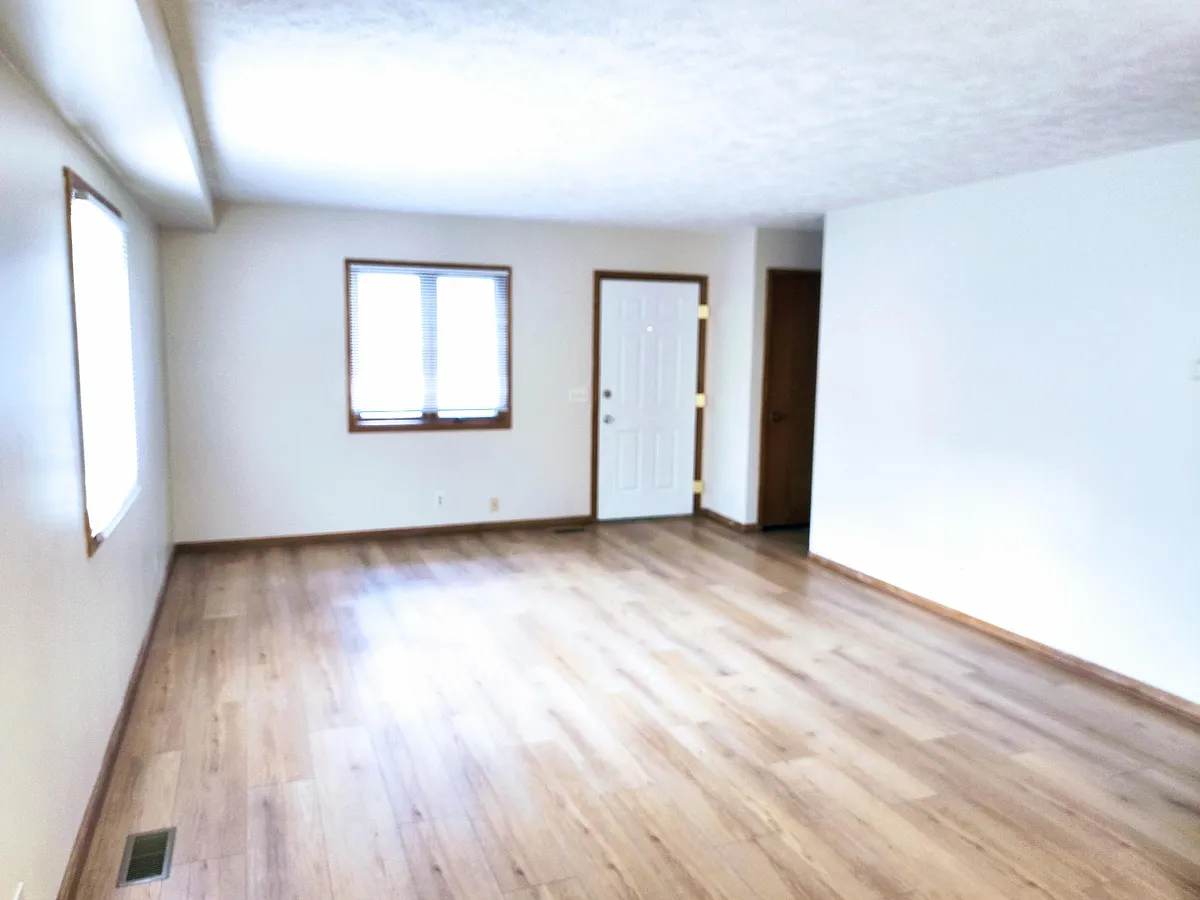 Building Photo - 3412 Allendale Dr