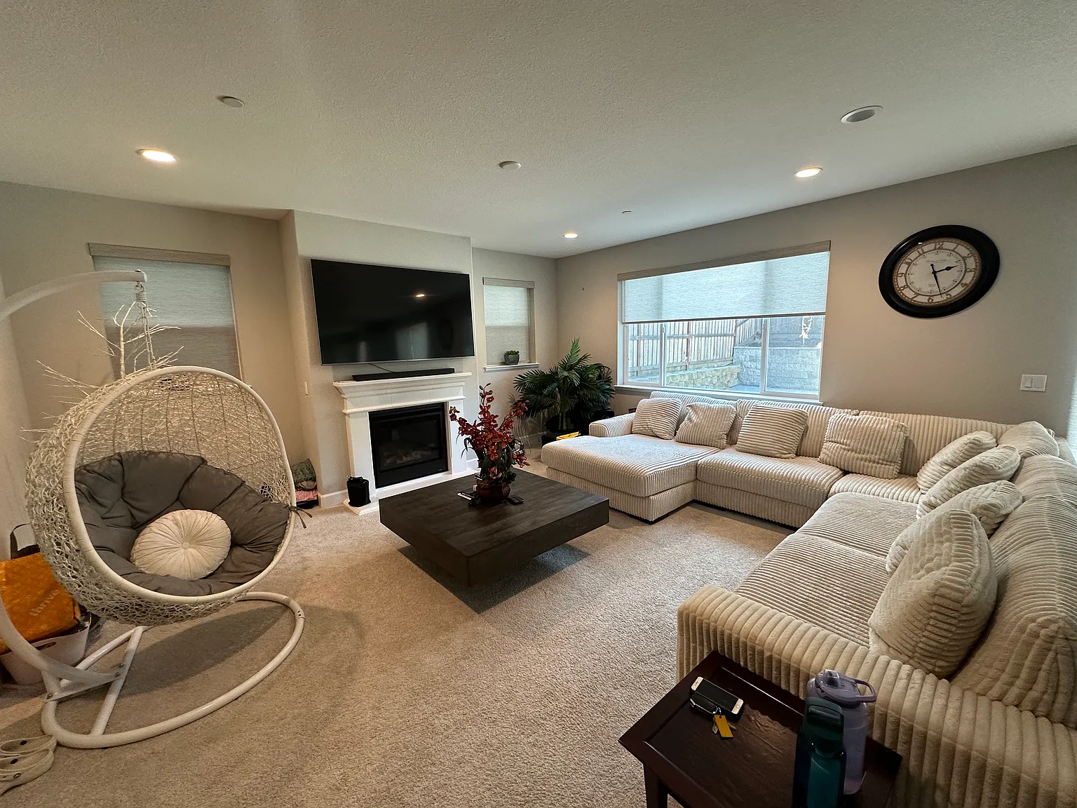 4 bed, 2.5 bath, 3000 sqft, $4,490 — Photo 3