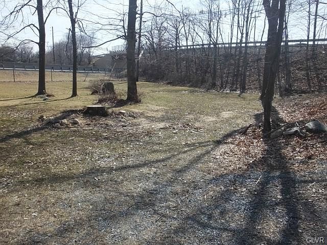 2nd image of 3113 Mountain Rd