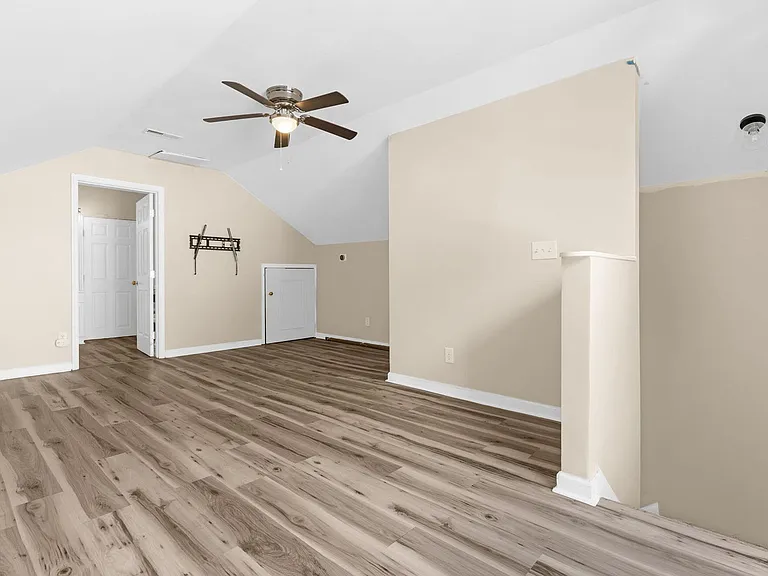 9406 Ayscough Rd — Photo 9