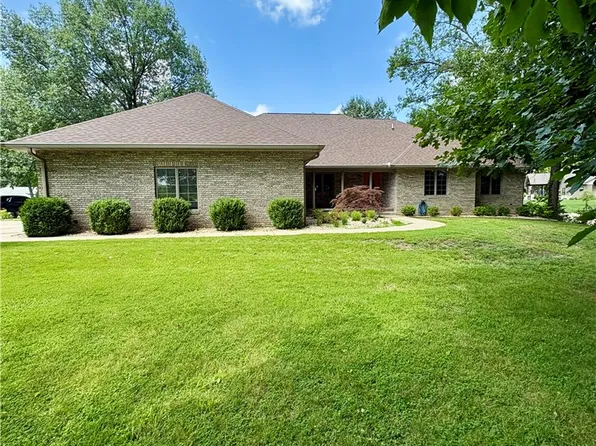 11411 Red Bud Ln, Paris, IL 61944
