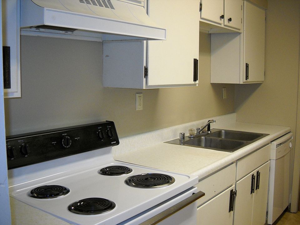 2nd image of 404 W High St APT 1