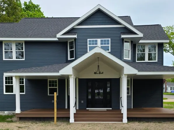 302 W Dresden St, Kalkaska, MI 49646