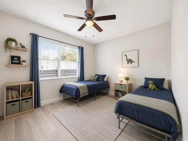 321 SW 14th St #3 — Photo 10