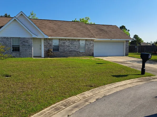 2401 Paula Cir, Ocean Springs, MS 39564