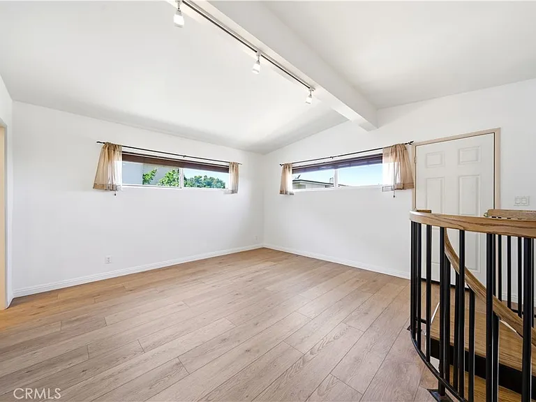 1601 Van Horne Ln — Photo 15