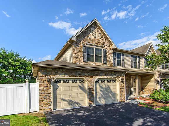 4th image of 10 Nottingham Dr