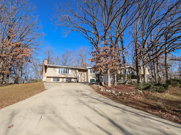 1612 Parkwood Dr, Moberly, MO 65270