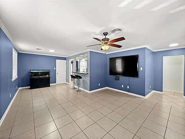 5601 Chamberlain Dr — Photo 4