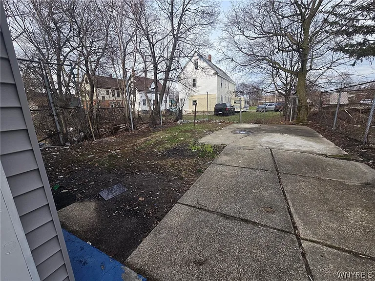 517 Goodyear Ave — Photo 12
