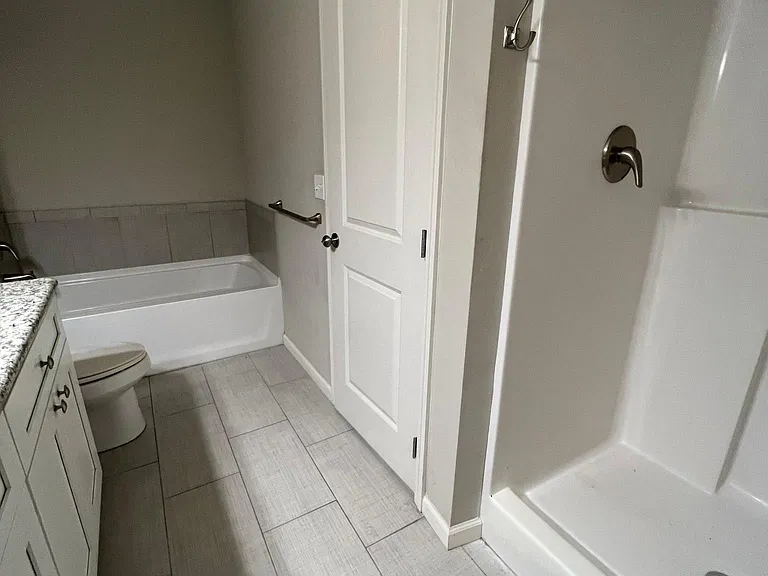 13712 Fox Hill Dr — Photo 42