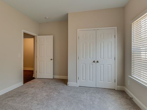5th image of 127 Auxley Ct