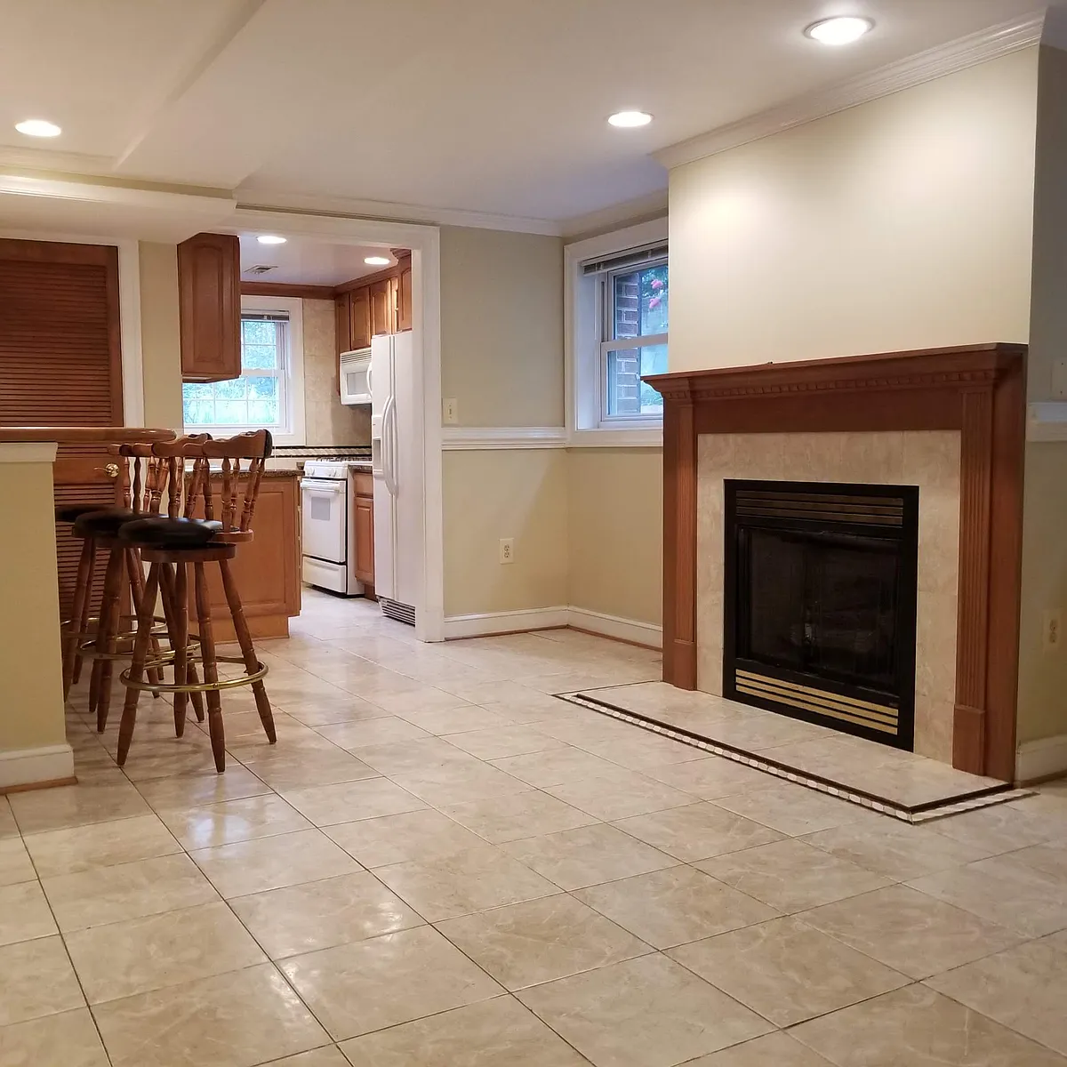 Building Photo - 1412 N Rolfe St #1