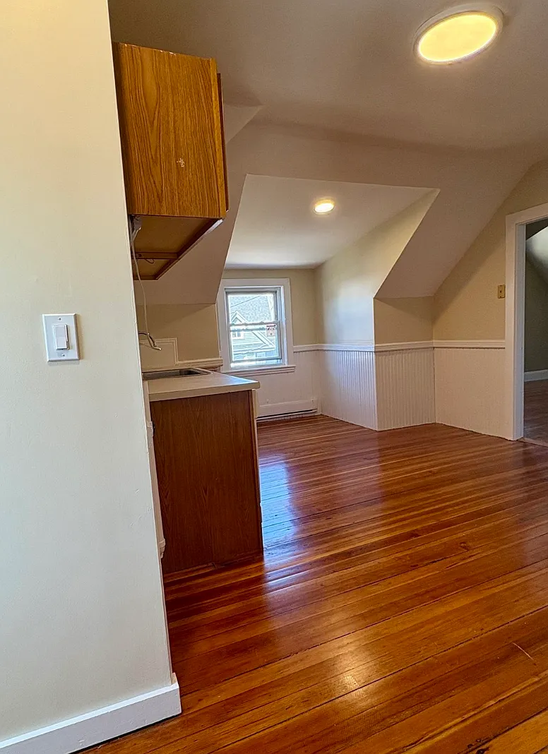 2 bed, 800 sqft, $2,100 — Photo 4