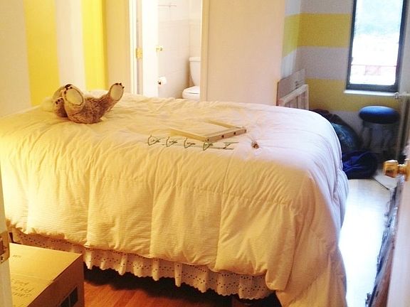 3rd image of 106 E 7th St APT 2W