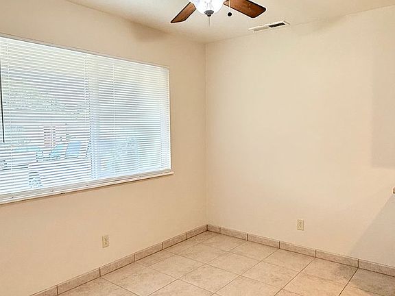 4th image of 41652 Carmen St